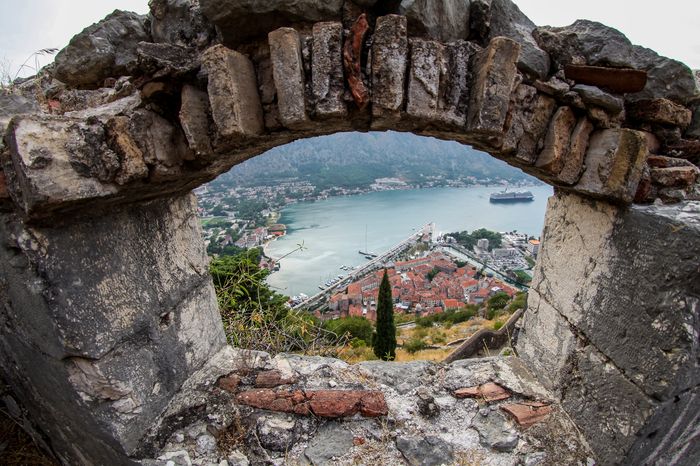 The bay view from the old city walls location